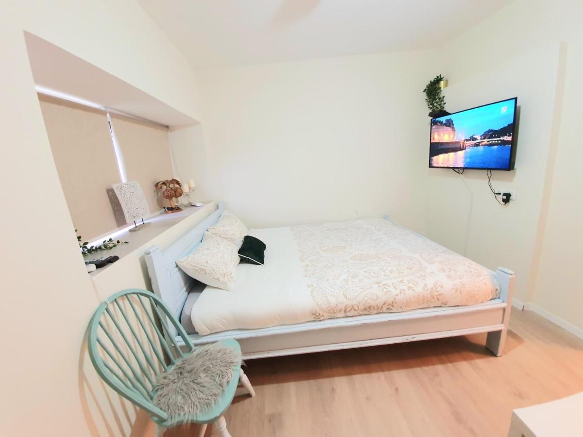 Sunshine Suite Boutique Only 5 Min Walk To The Beach - By Seaelo Eilat Eksteriør billede