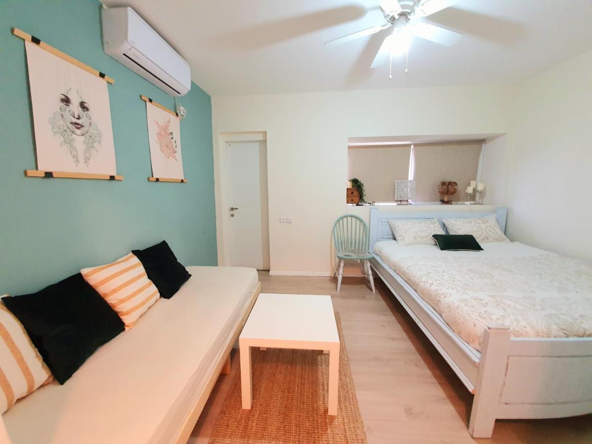 Sunshine Suite Boutique Only 5 Min Walk To The Beach - By Seaelo Eilat Eksteriør billede