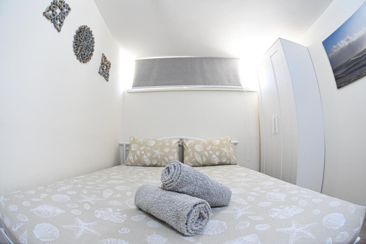 Sunshine Suite Boutique Only 5 Min Walk To The Beach - By Seaelo Eilat Eksteriør billede