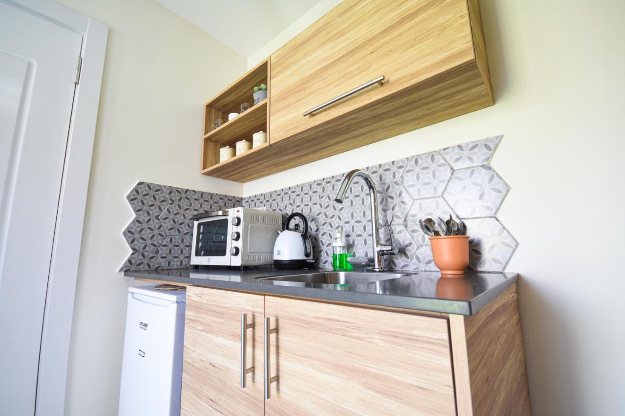 Sunshine Suite Boutique Only 5 Min Walk To The Beach - By Seaelo Eilat Eksteriør billede