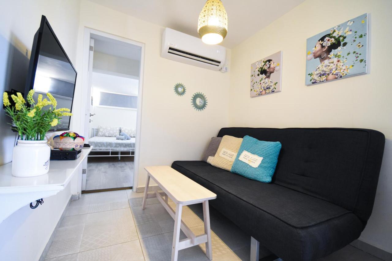 Sunshine Suite Boutique Only 5 Min Walk To The Beach - By Seaelo Eilat Eksteriør billede